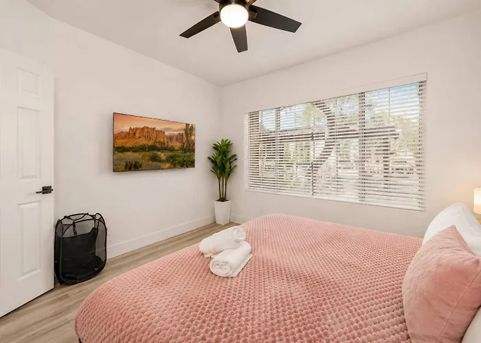 Appartement Stylish Retreat Pools Gym Scottsdale